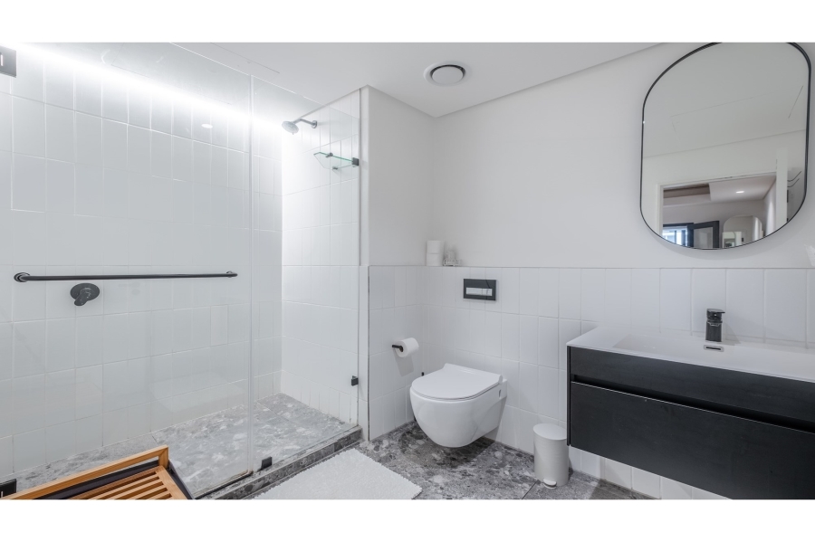 To Let 1 Bedroom Property for Rent in Sea Point Western Cape